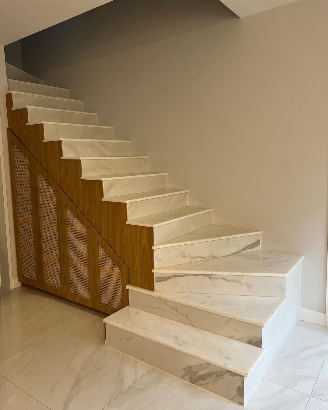 Guarda-Corpo e Escadas em Vidro