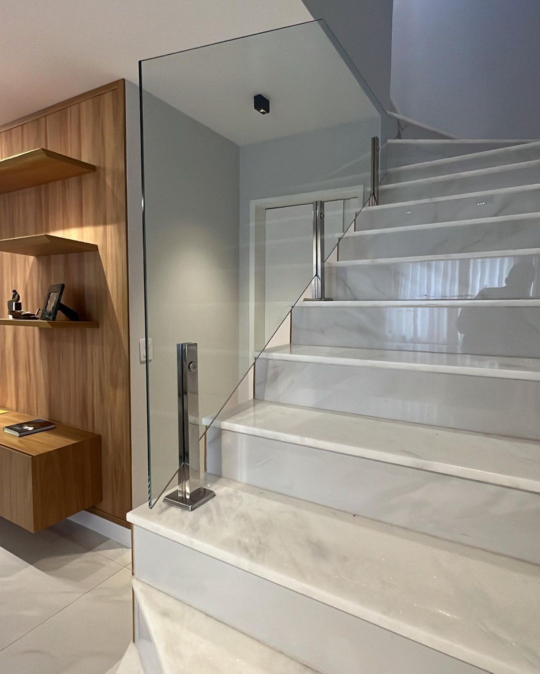 Guarda-Corpo e Escadas em Vidro