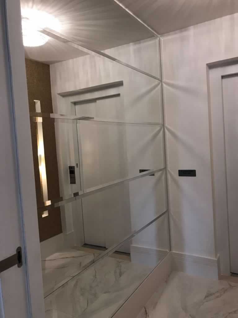 Painéis de Espelhos com Bisotê