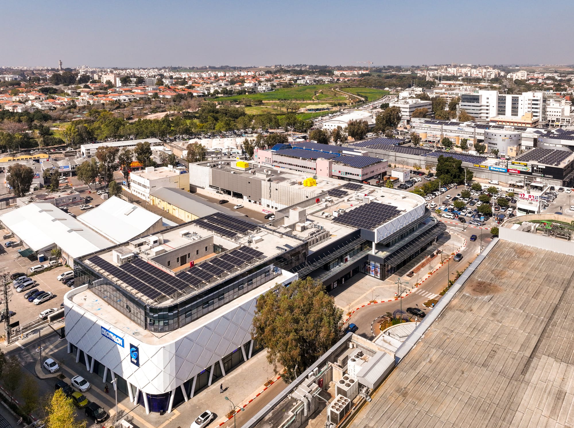 דקטלון כפר סבא