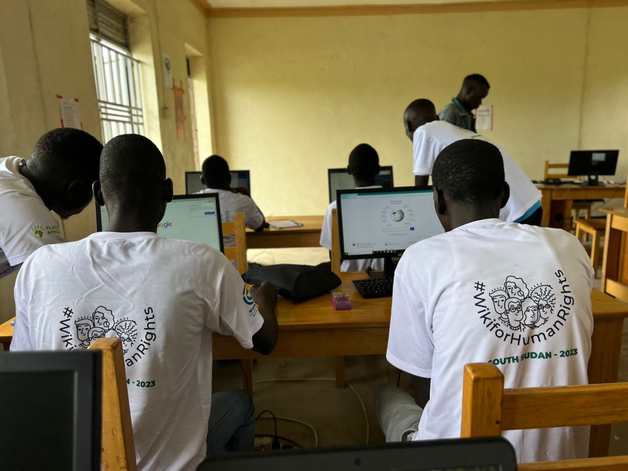 Empowering Refugee Youths through the Wiki for Human Rights Program