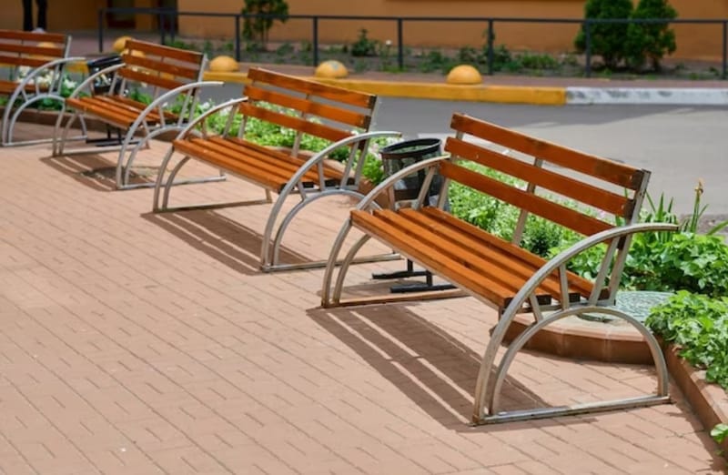 🪑 Assentos para você relaxar no parque! 🌿