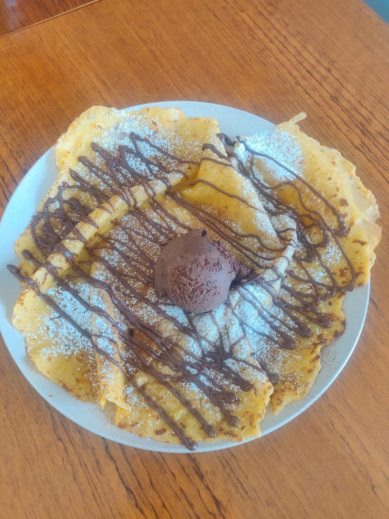 Simples c/ Topping + Bola de Gelado