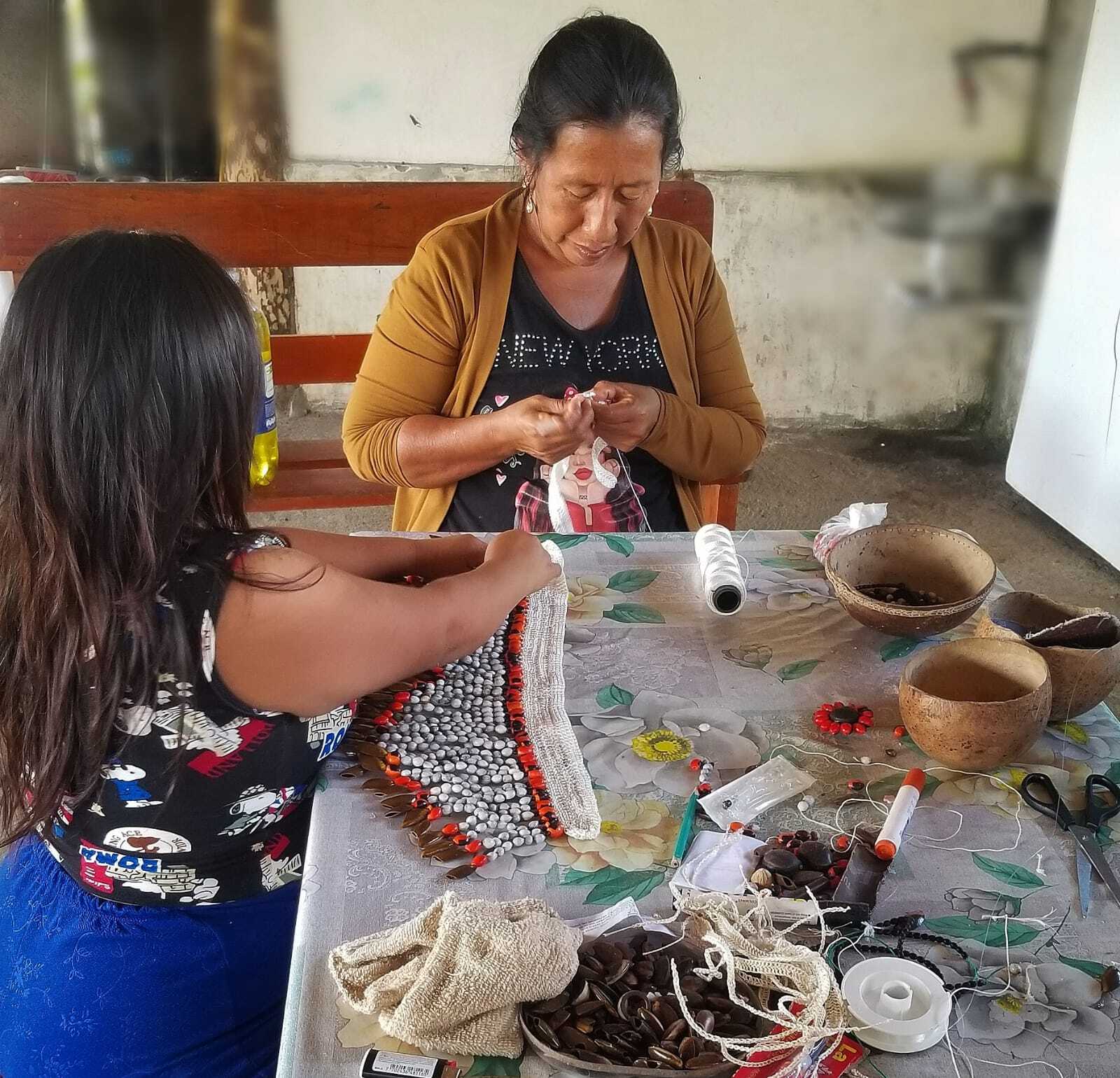 ELABORACIÓN DE ARTESANÍAS
