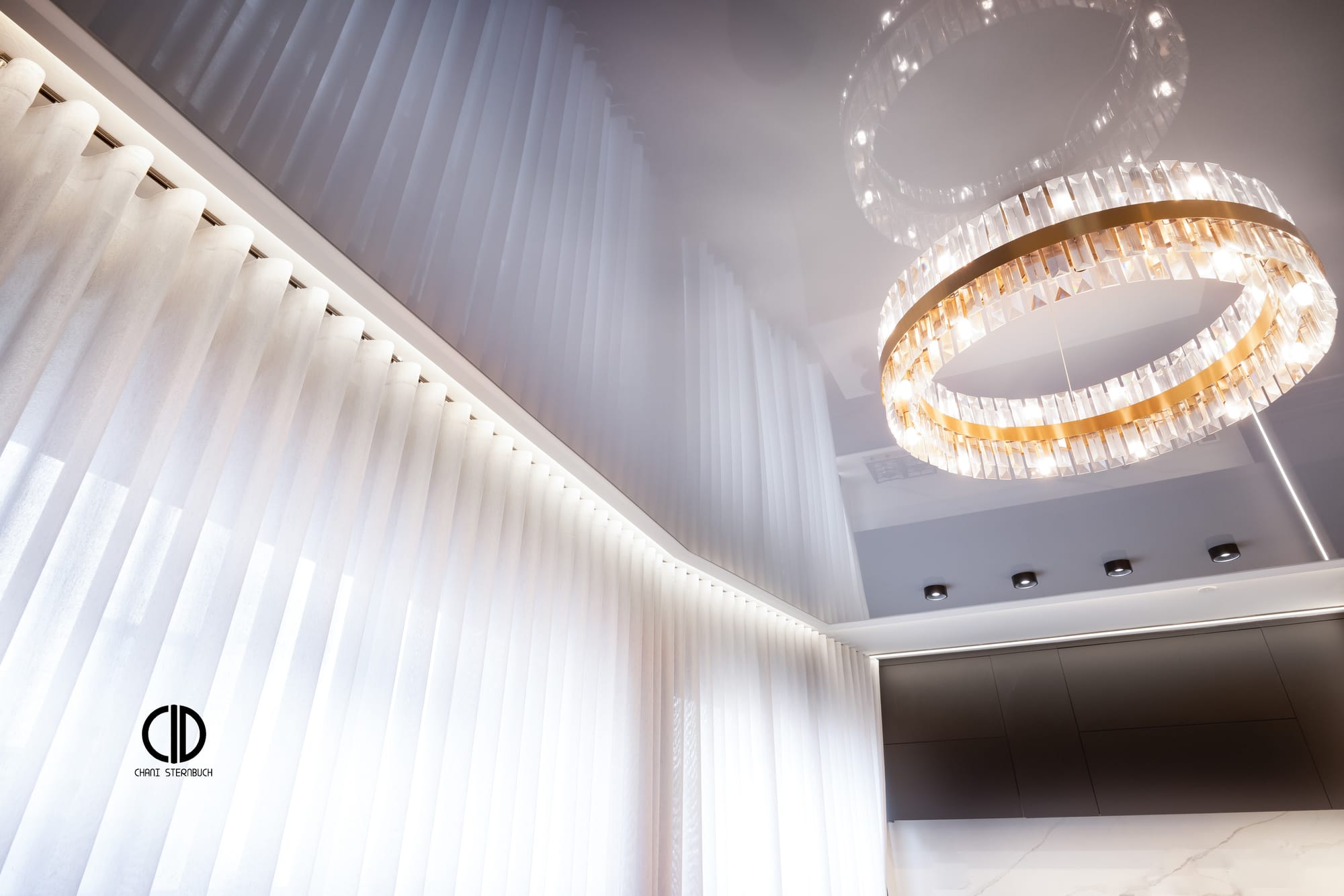 Exquisitely designed Agripas Airbnb apartment 1