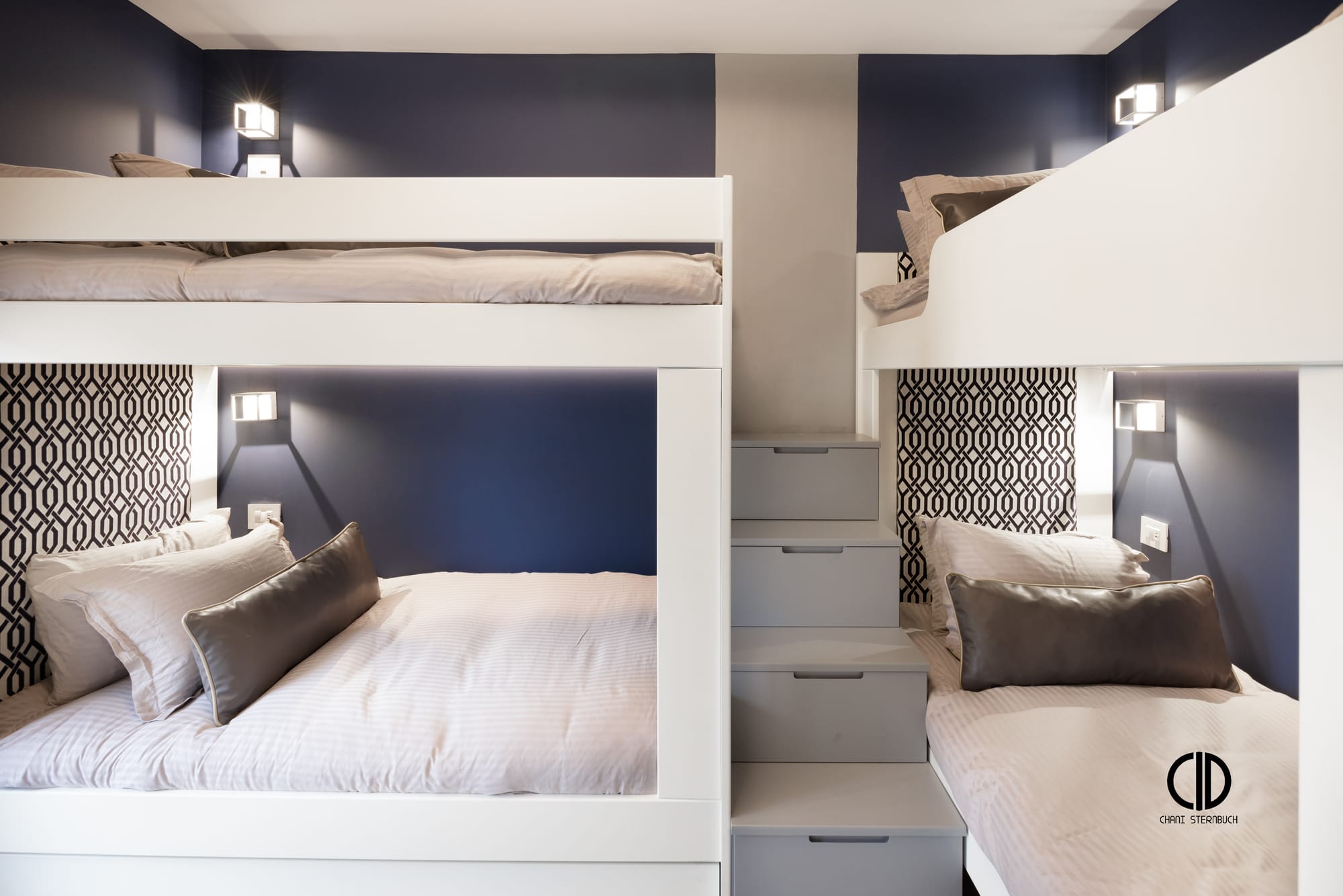 Exquisitely designed Agripas Airbnb apartment 1