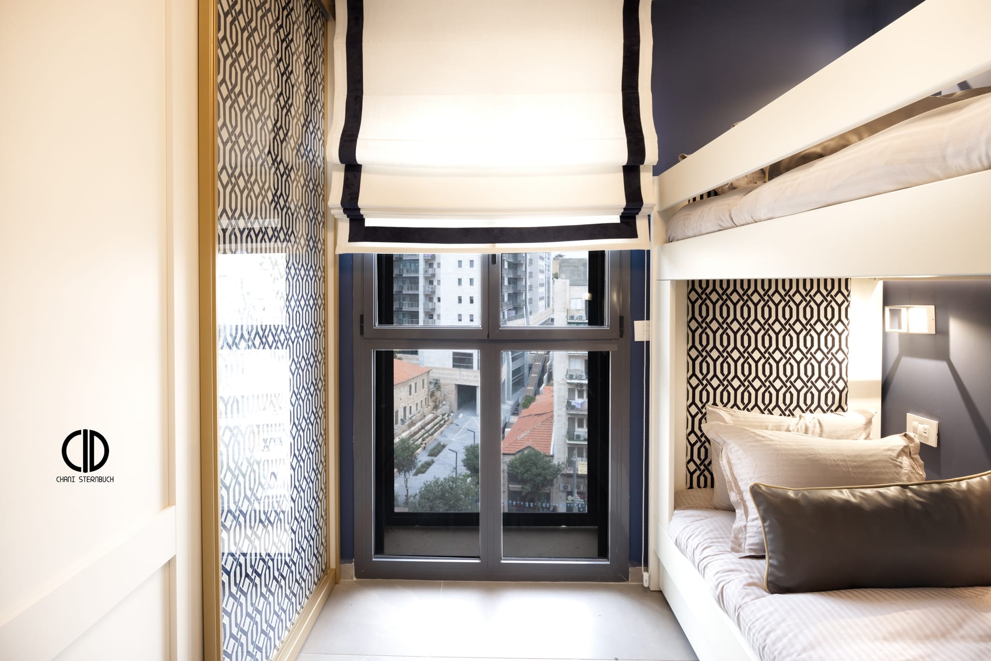 Exquisitely designed Agripas Airbnb apartment 1