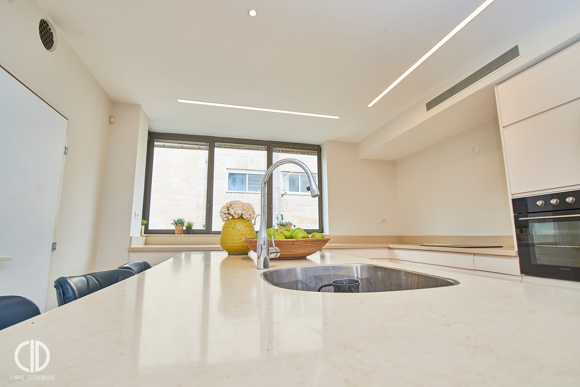 Simply furnished apartment Rachavia 