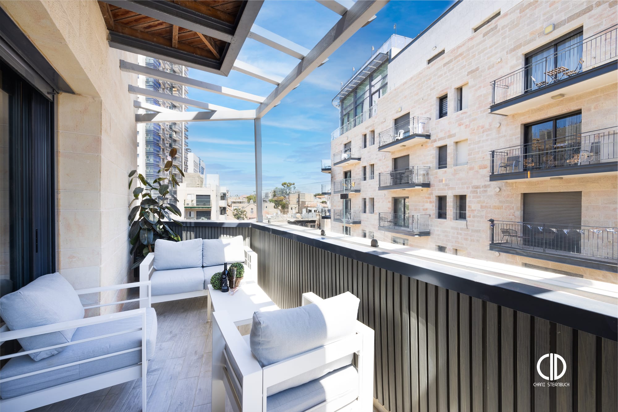 Strikingly stunning Airbnb Kardon apartment 2