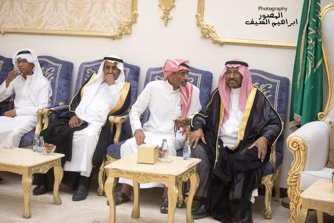 الرزقان يحتفلون في زواج أبنتهم