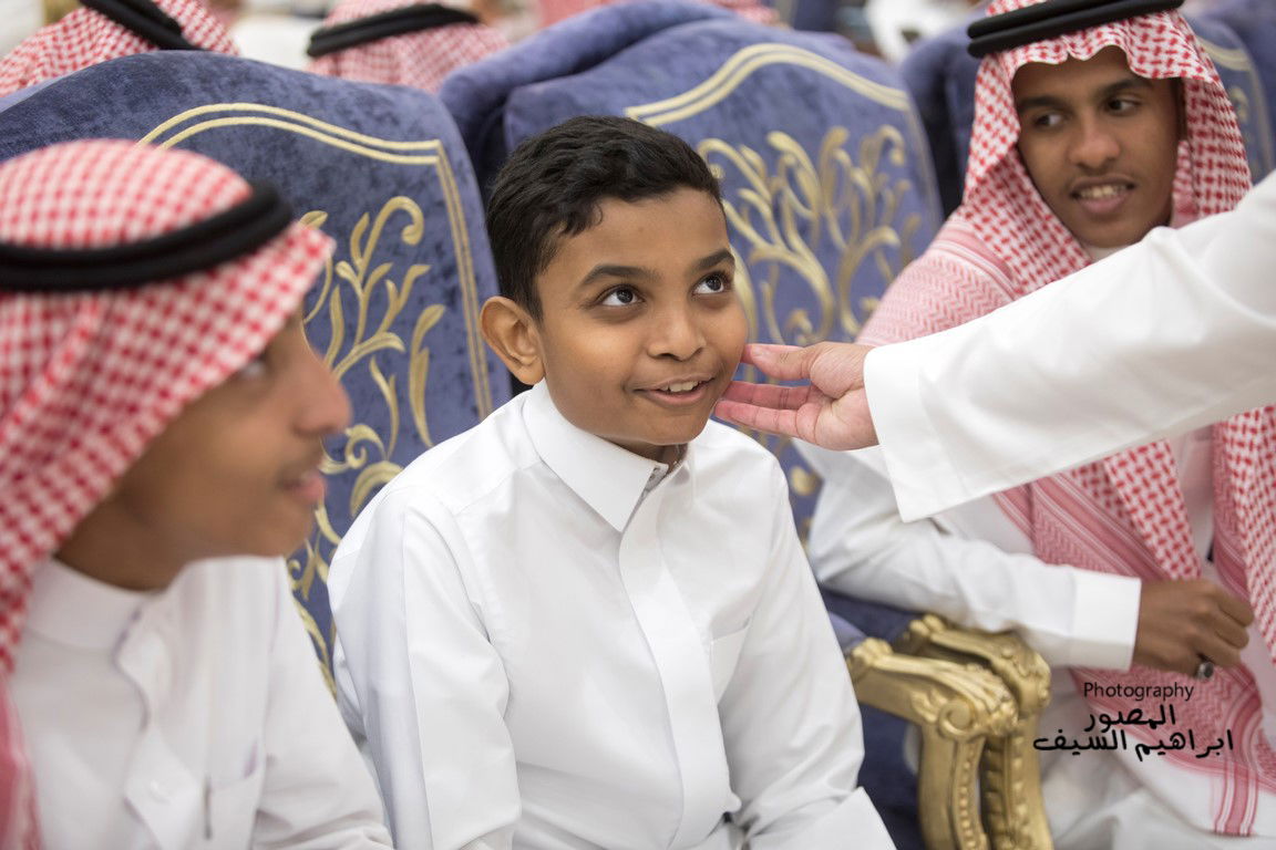 الرزقان يحتفلون في زواج أبنتهم