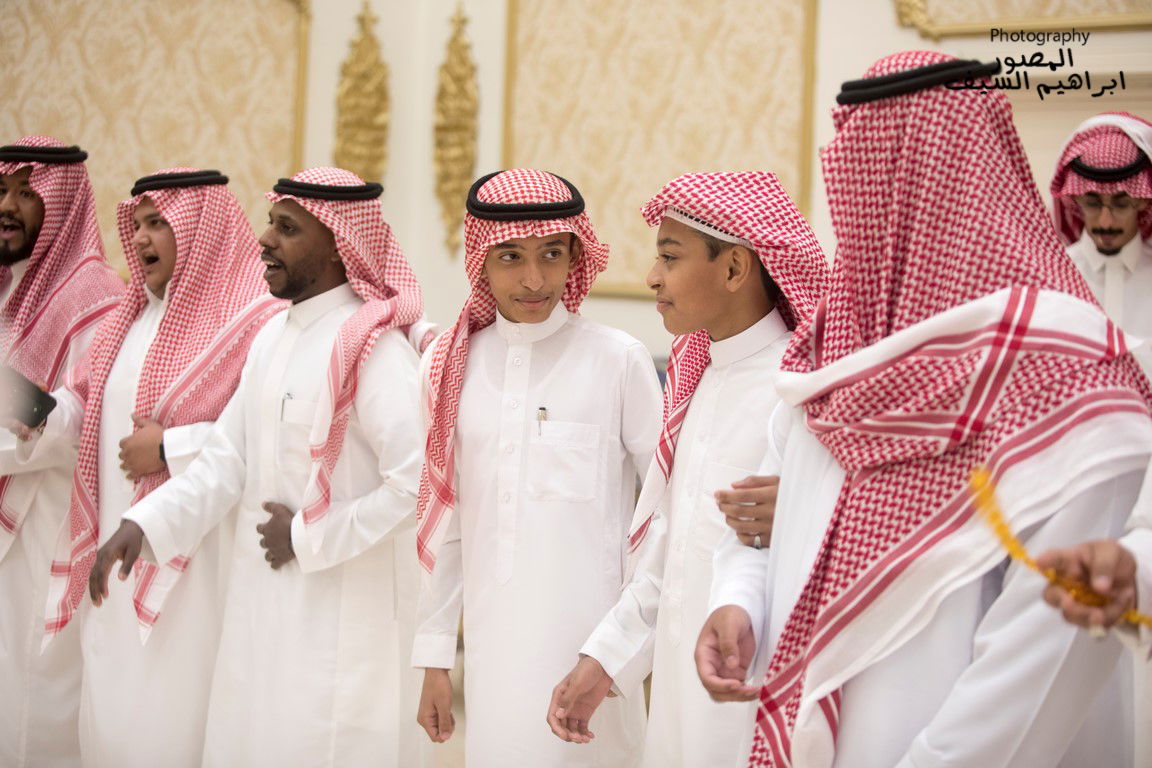 الرزقان يحتفلون في زواج أبنتهم