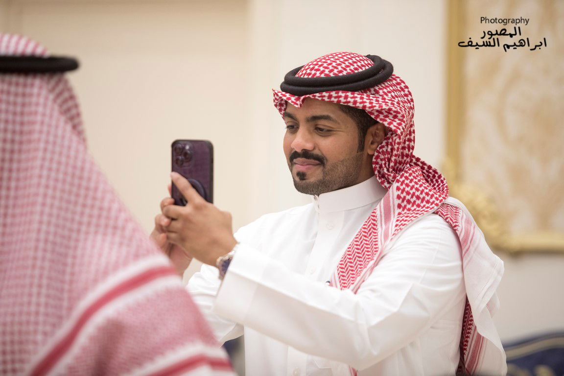 الرزقان يحتفلون في زواج أبنتهم