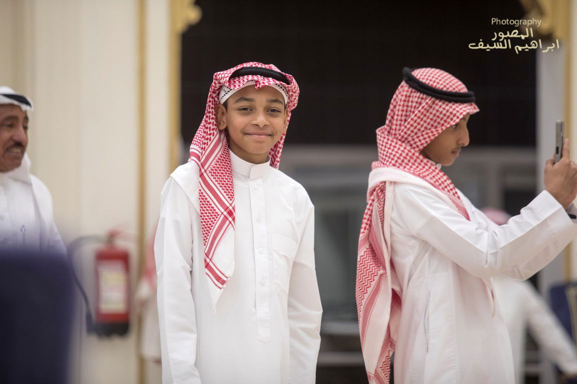 الرزقان يحتفلون في زواج أبنتهم