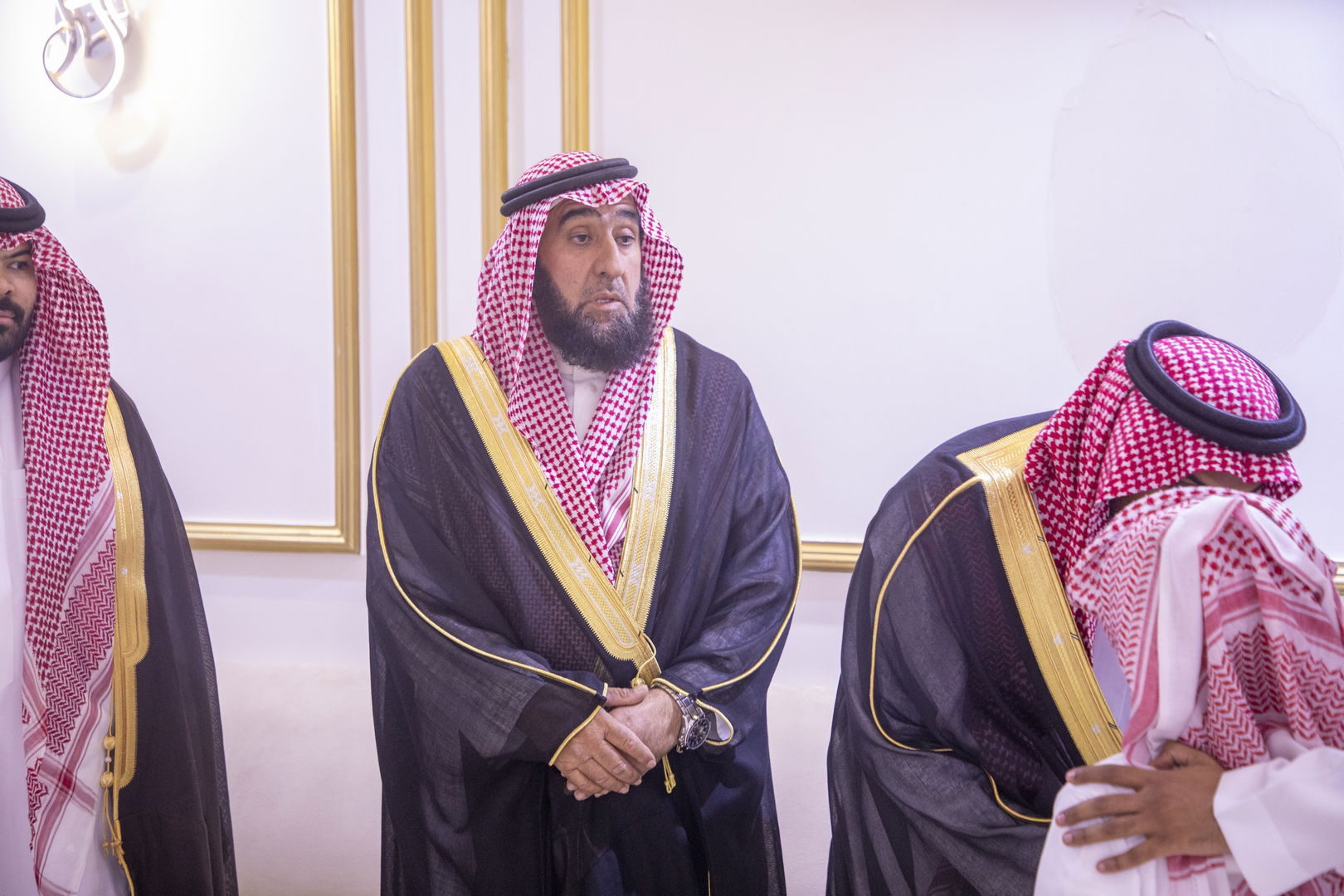 بارك الله لهما وبارك عليهما وجمع بينهما في خير