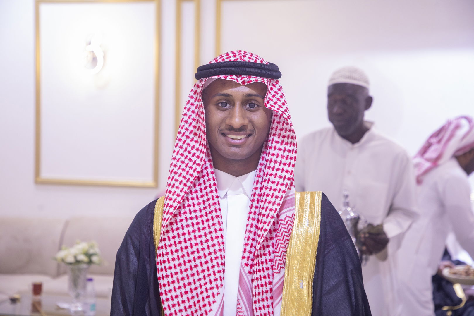 بارك الله لهما وبارك عليهما وجمع بينهما في خير