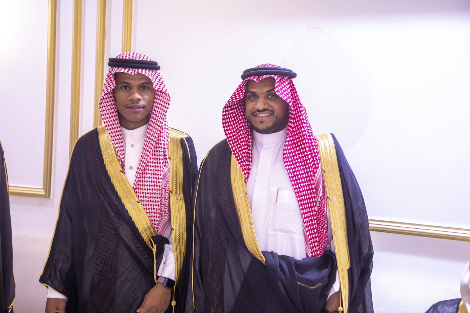 بارك الله لهما وبارك عليهما وجمع بينهما في خير