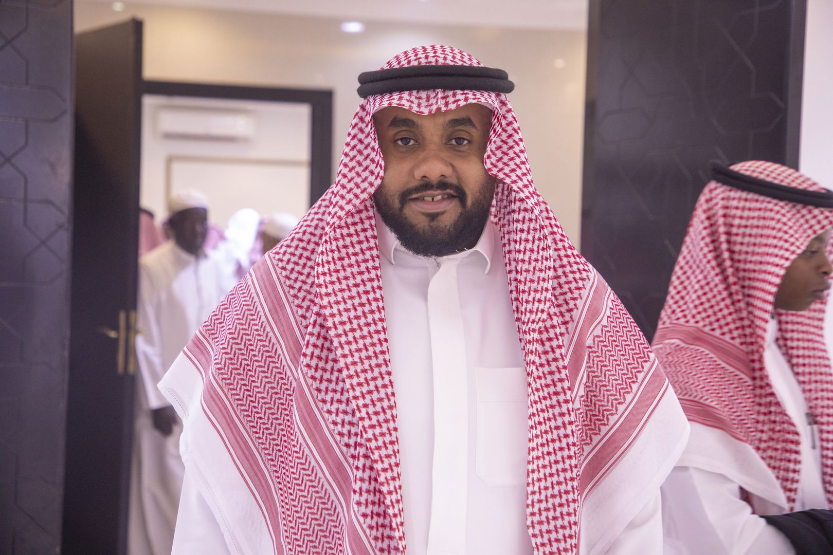 بارك الله لهما وبارك عليهما وجمع بينهما في خير