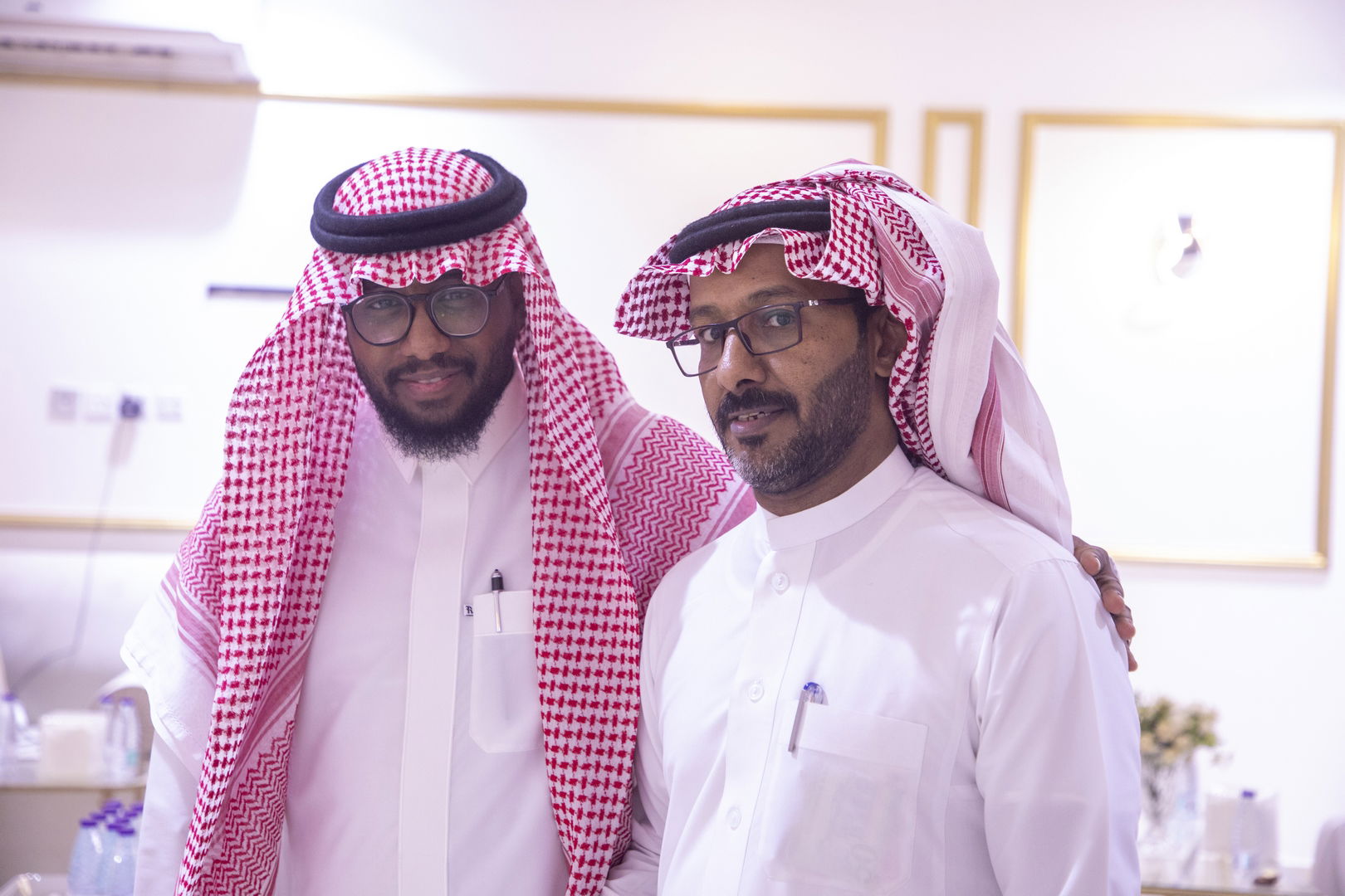 بارك الله لهما وبارك عليهما وجمع بينهما في خير