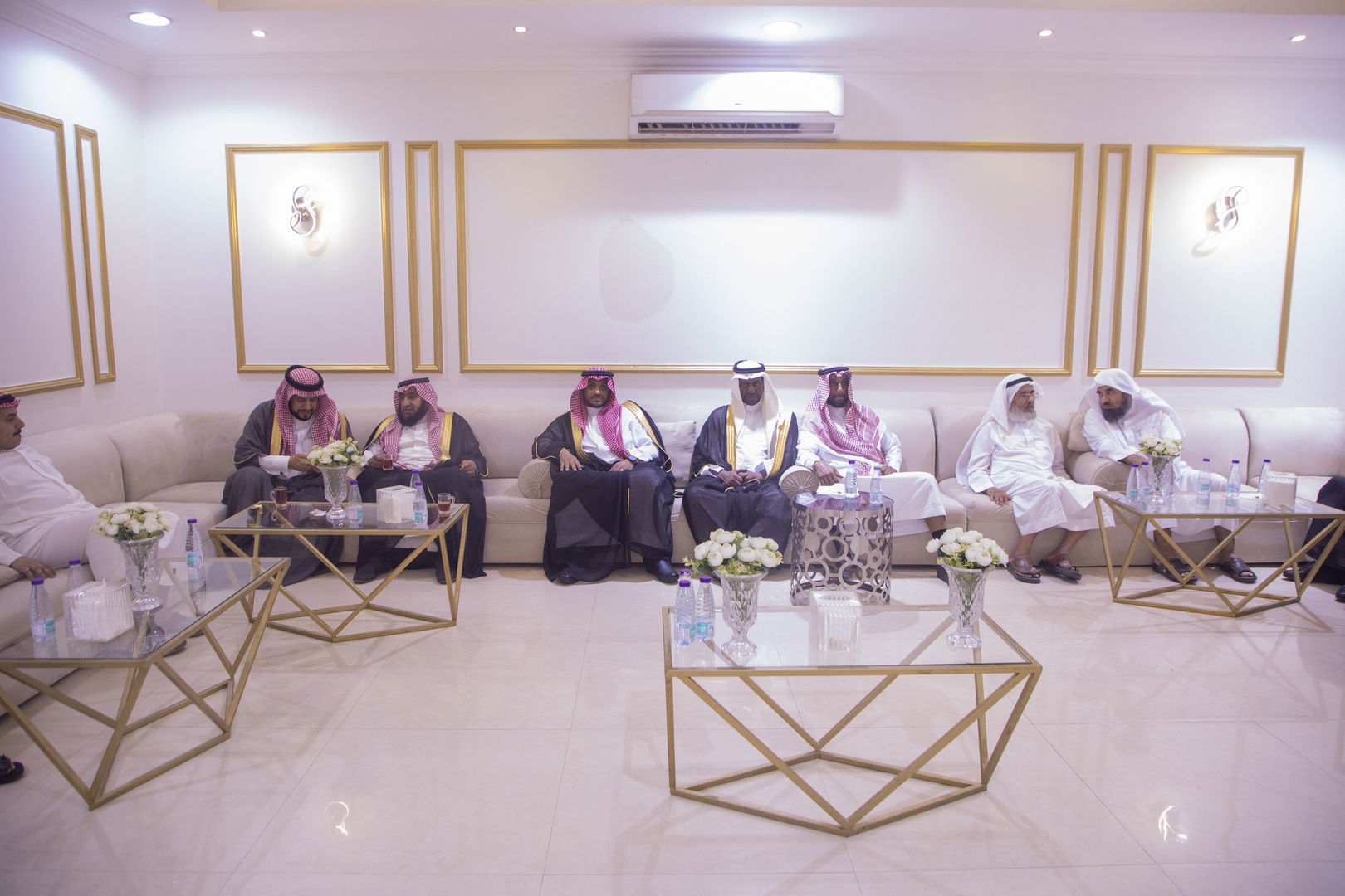 بارك الله لهما وبارك عليهما وجمع بينهما في خير