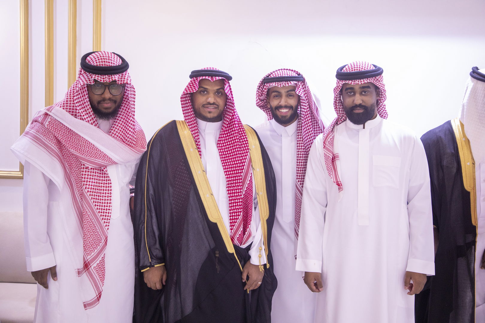 بارك الله لهما وبارك عليهما وجمع بينهما في خير