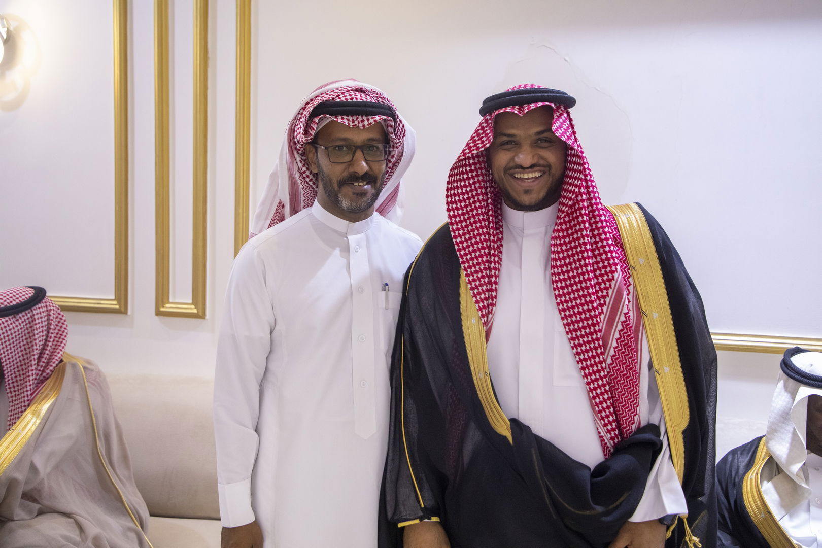 بارك الله لهما وبارك عليهما وجمع بينهما في خير