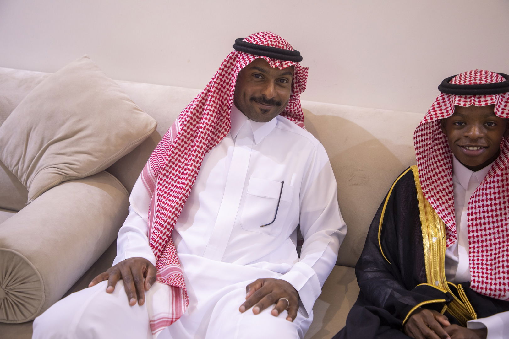 بارك الله لهما وبارك عليهما وجمع بينهما في خير