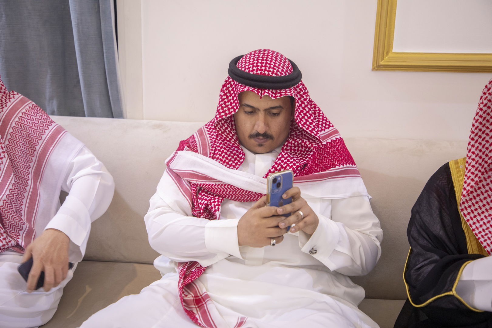 بارك الله لهما وبارك عليهما وجمع بينهما في خير