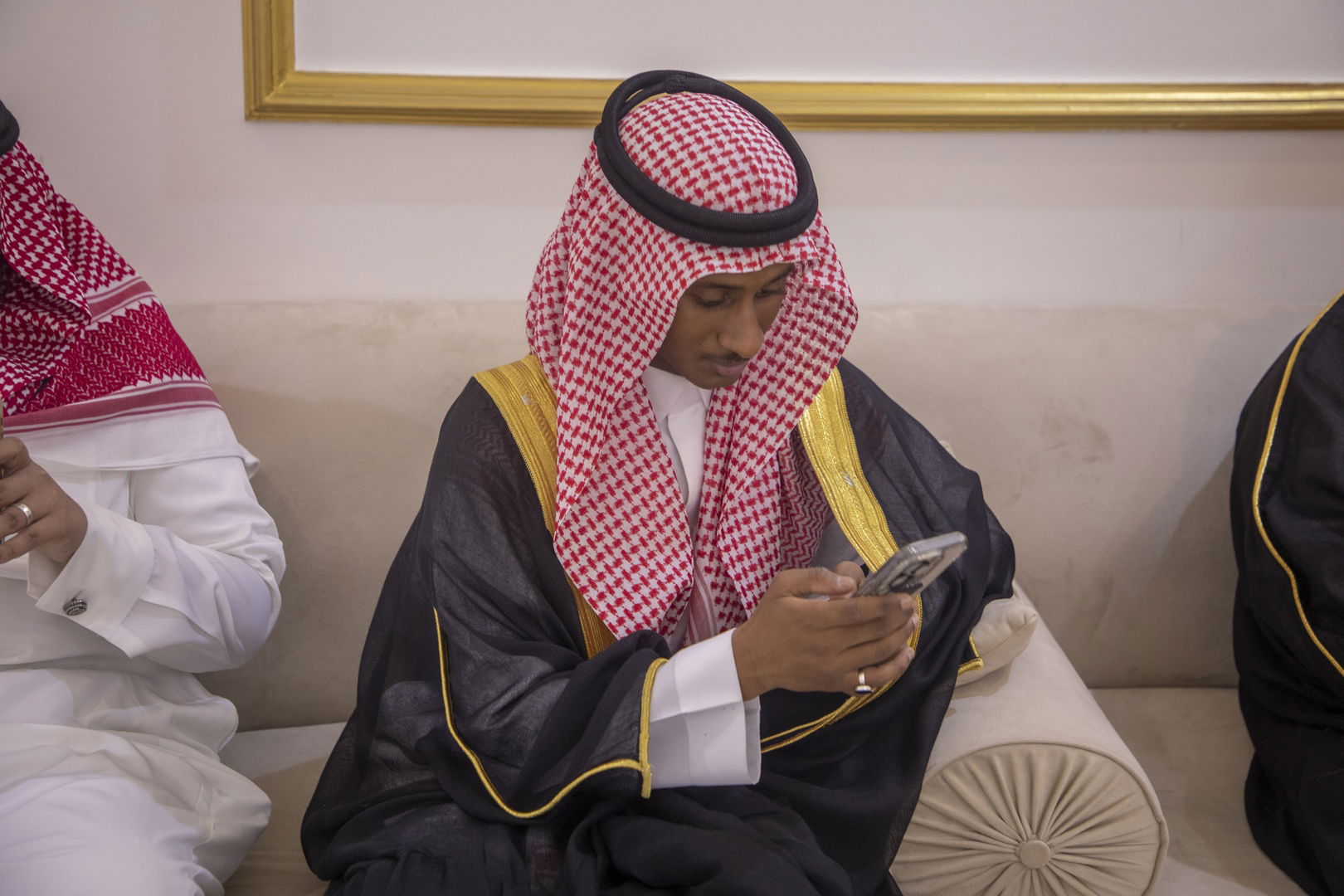 بارك الله لهما وبارك عليهما وجمع بينهما في خير