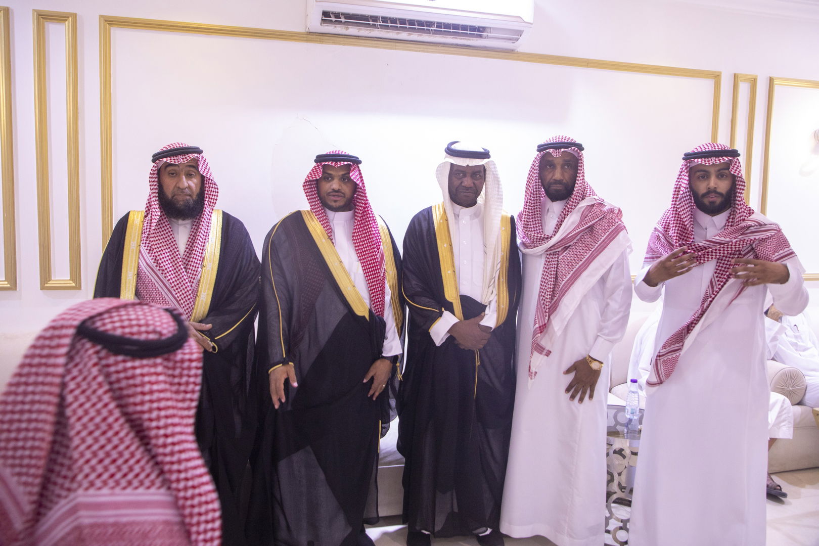 بارك الله لهما وبارك عليهما وجمع بينهما في خير