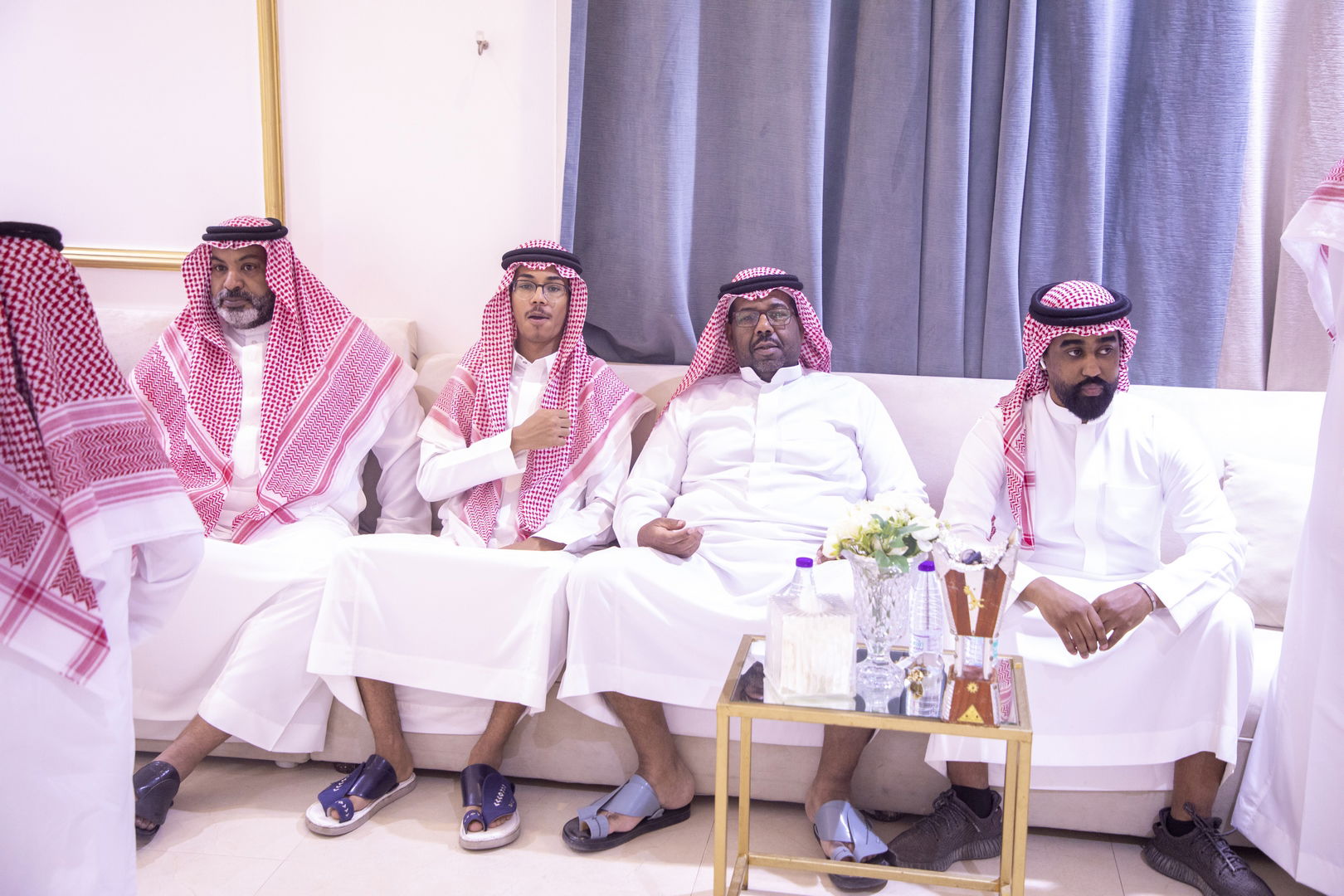 بارك الله لهما وبارك عليهما وجمع بينهما في خير