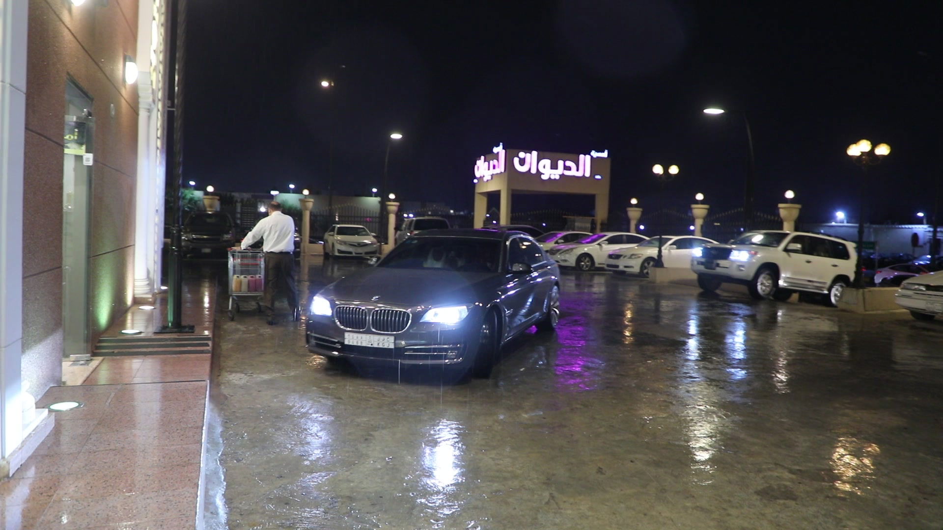 واحييا هذا الزواج غناء الفنانين 1. دحوم الطلاسي                                 2. منصور الدخيل                 3. بن مرضي                4. محمد مبارك