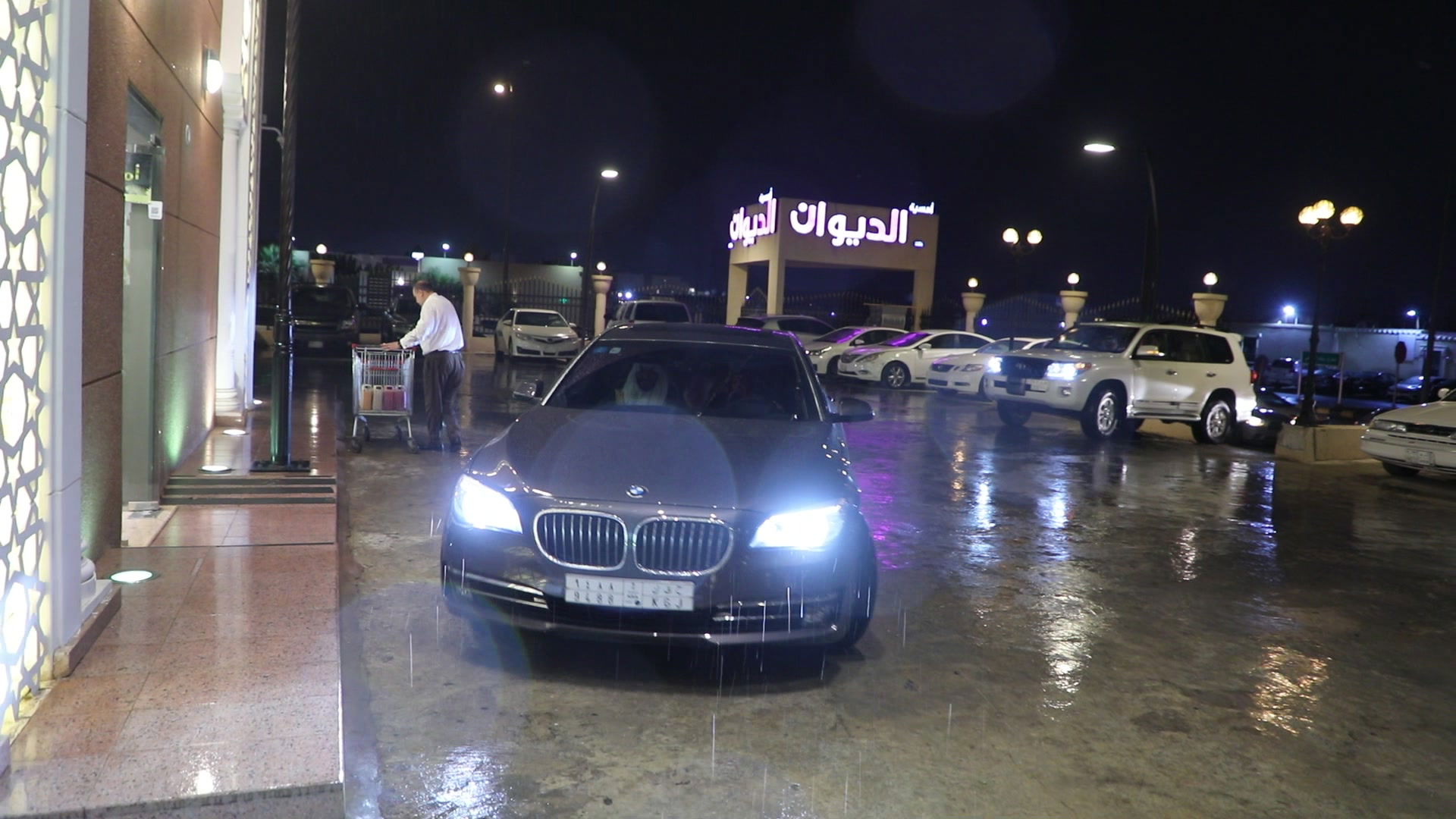 واحييا هذا الزواج غناء الفنانين 1. دحوم الطلاسي                                 2. منصور الدخيل                 3. بن مرضي                4. محمد مبارك