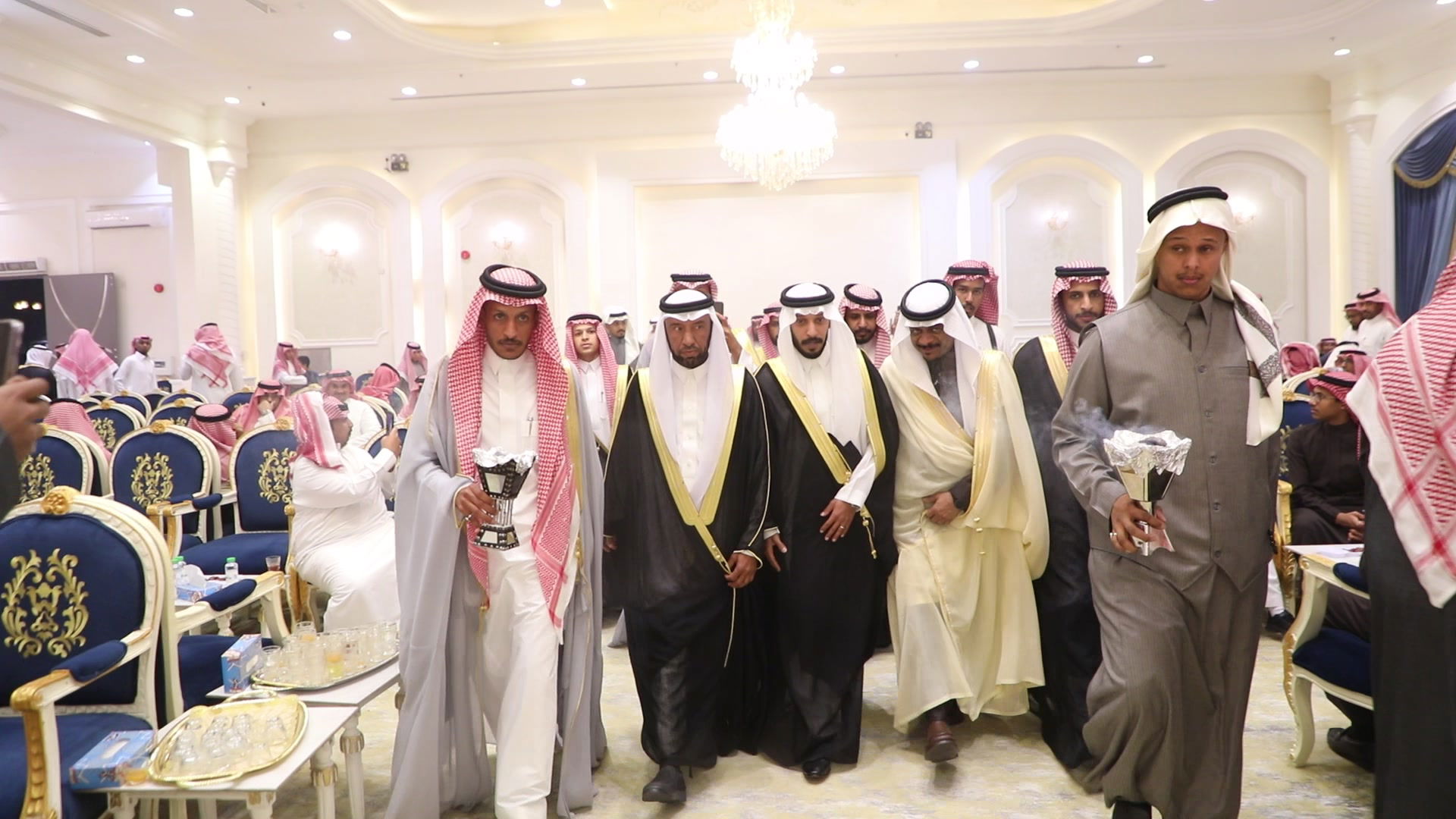 واحييا هذا الزواج غناء الفنانين 1. دحوم الطلاسي                                 2. منصور الدخيل                 3. بن مرضي                4. محمد مبارك