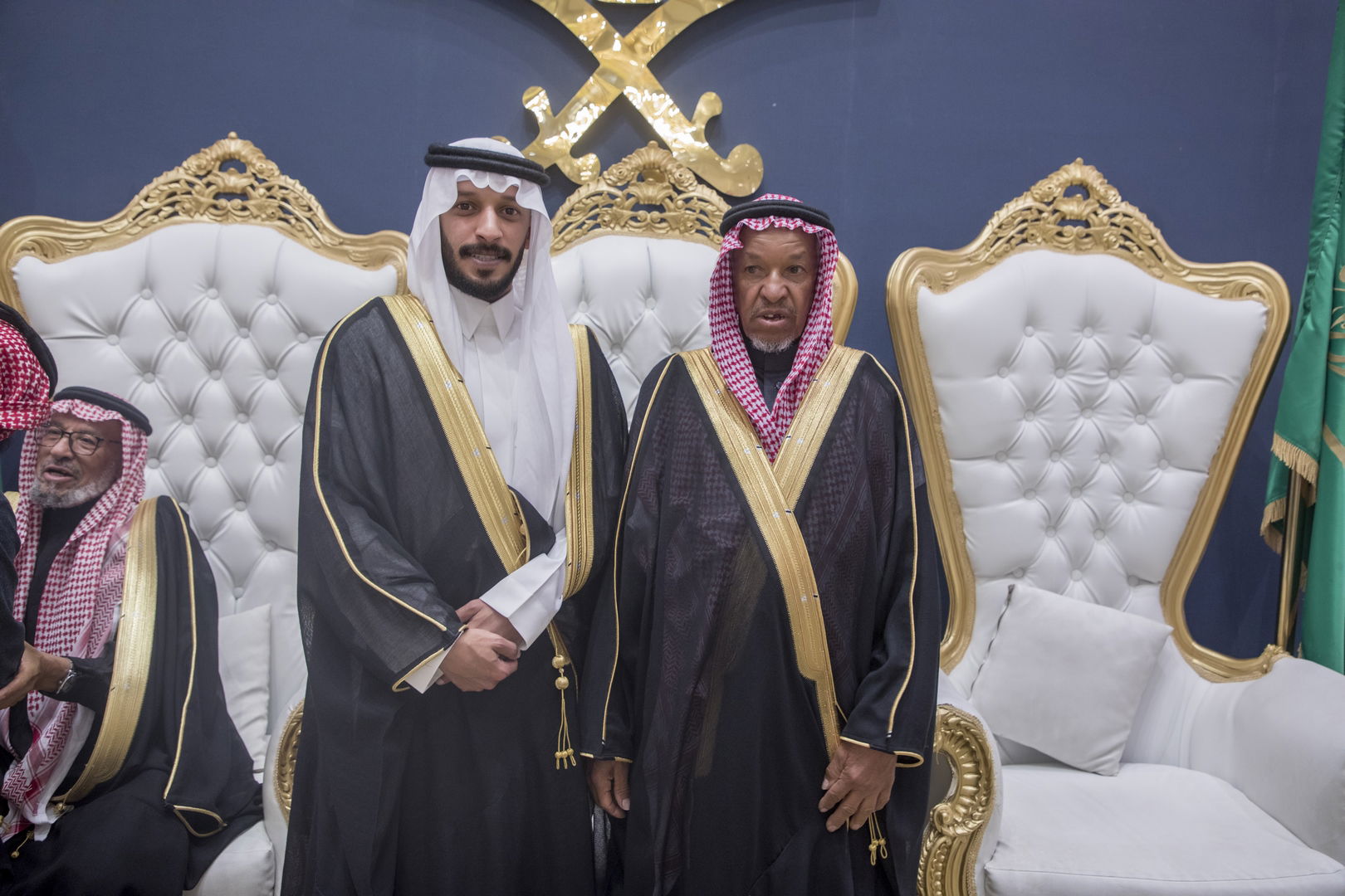 واحييا هذا الزواج غناء الفنانين 1. دحوم الطلاسي                                 2. منصور الدخيل                 3. بن مرضي                4. محمد مبارك