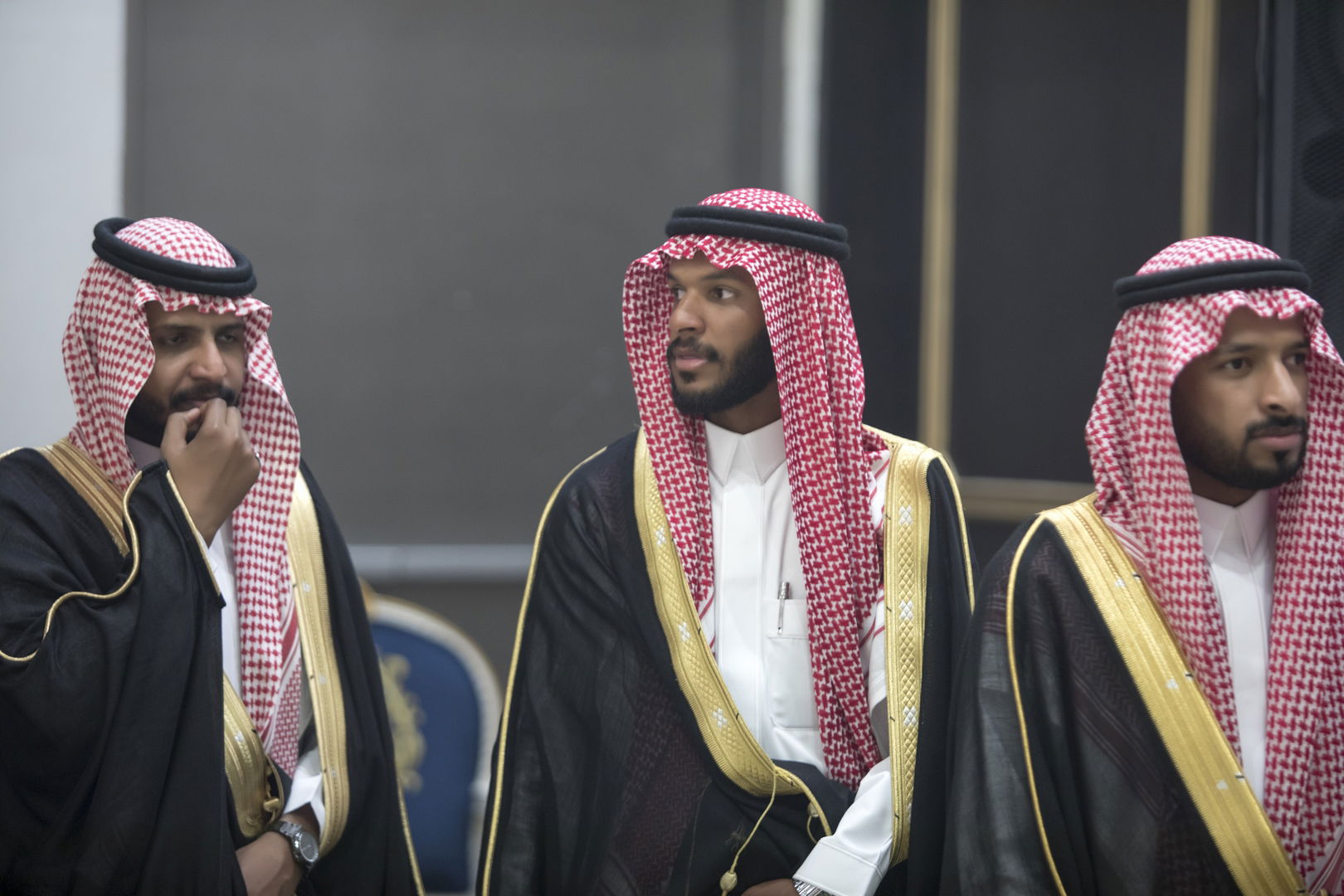 واحييا هذا الزواج غناء الفنانين 1. دحوم الطلاسي                                 2. منصور الدخيل                 3. بن مرضي                4. محمد مبارك