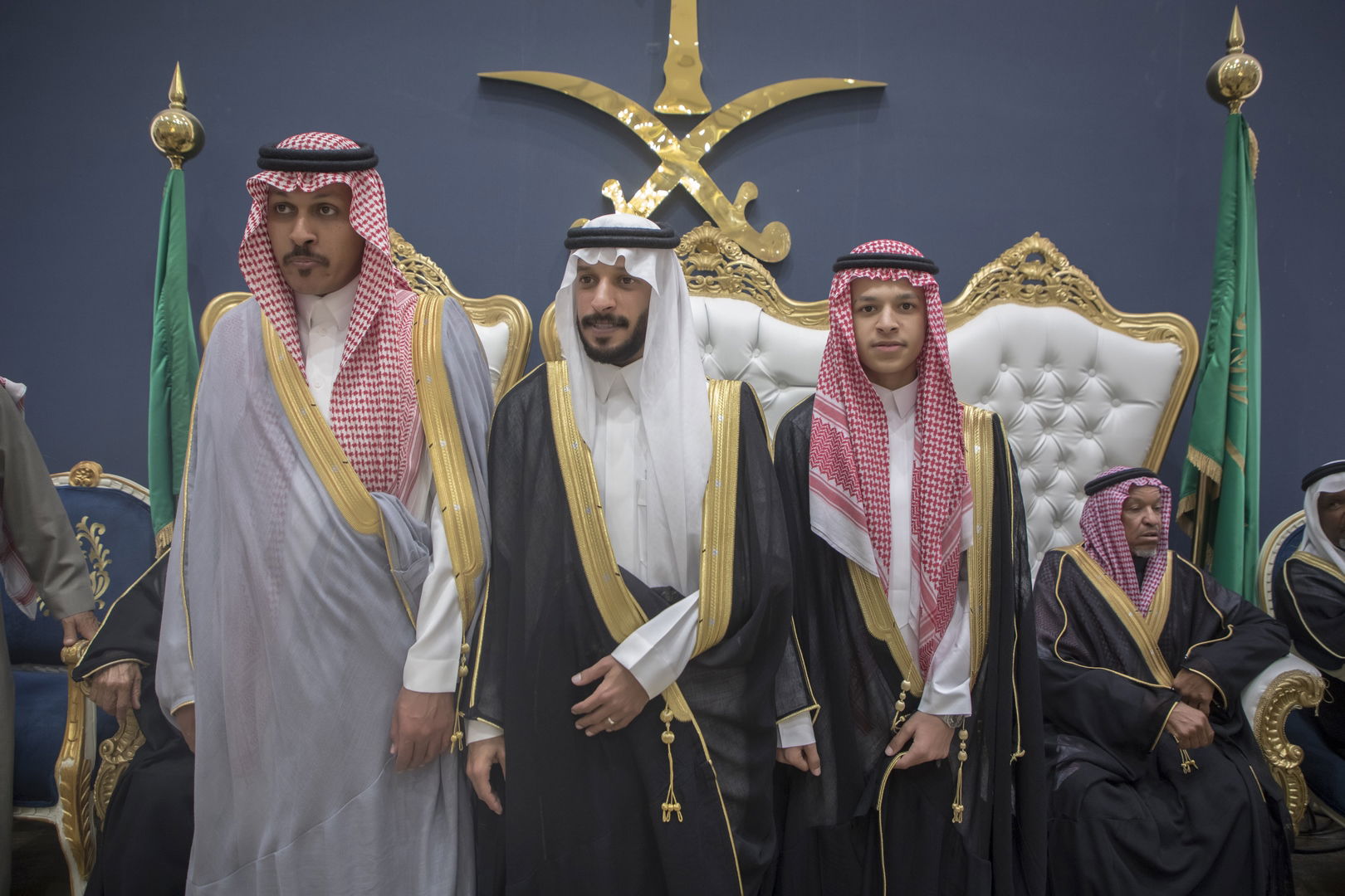 واحييا هذا الزواج غناء الفنانين 1. دحوم الطلاسي                                 2. منصور الدخيل                 3. بن مرضي                4. محمد مبارك