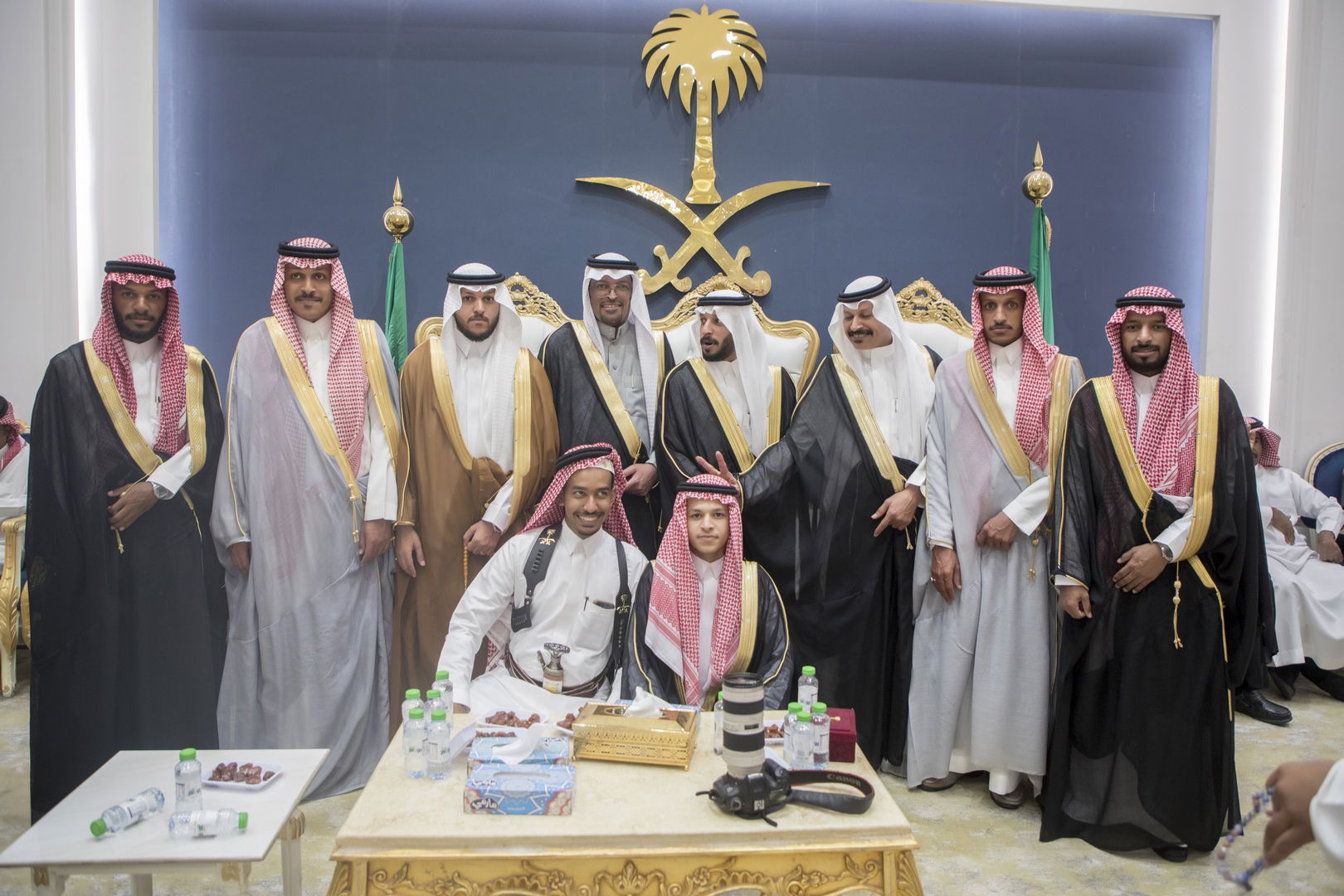 واحييا هذا الزواج غناء الفنانين 1. دحوم الطلاسي                                 2. منصور الدخيل                 3. بن مرضي                4. محمد مبارك