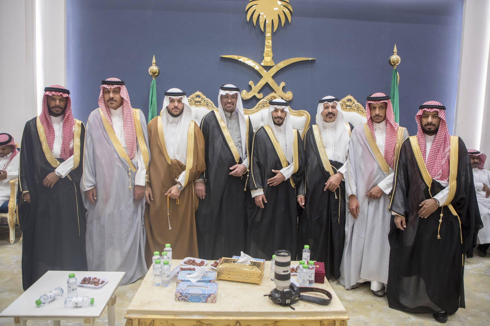 واحييا هذا الزواج غناء الفنانين 1. دحوم الطلاسي                                 2. منصور الدخيل                 3. بن مرضي                4. محمد مبارك