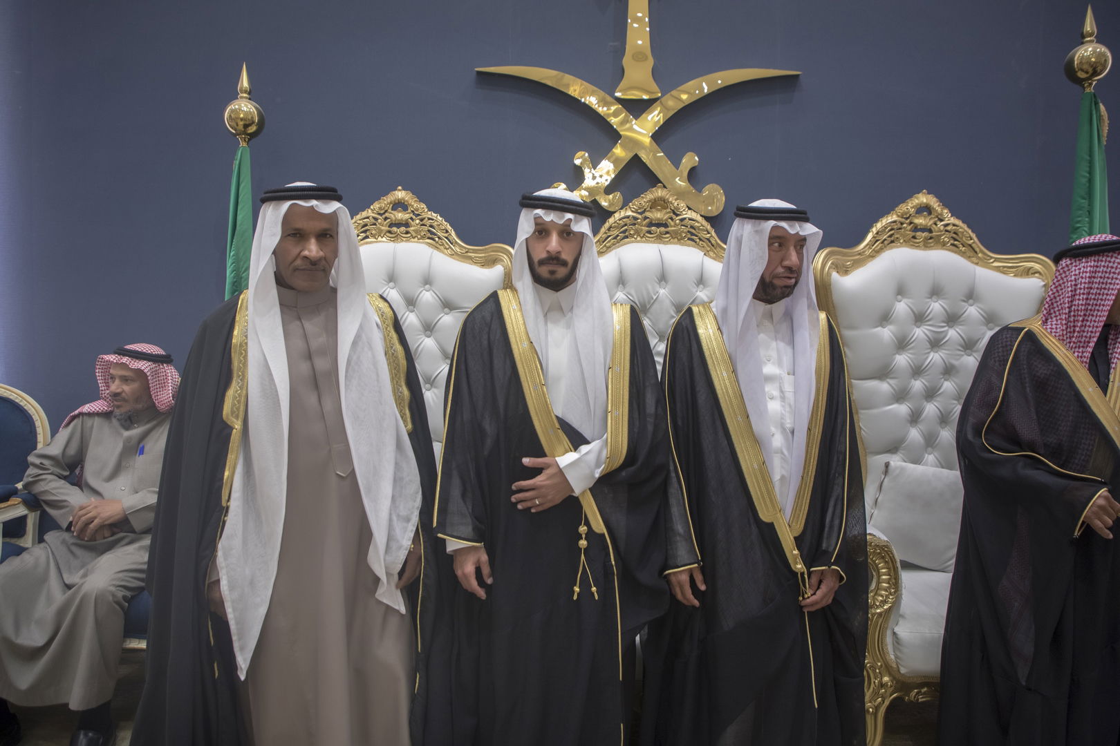 واحييا هذا الزواج غناء الفنانين 1. دحوم الطلاسي                                 2. منصور الدخيل                 3. بن مرضي                4. محمد مبارك