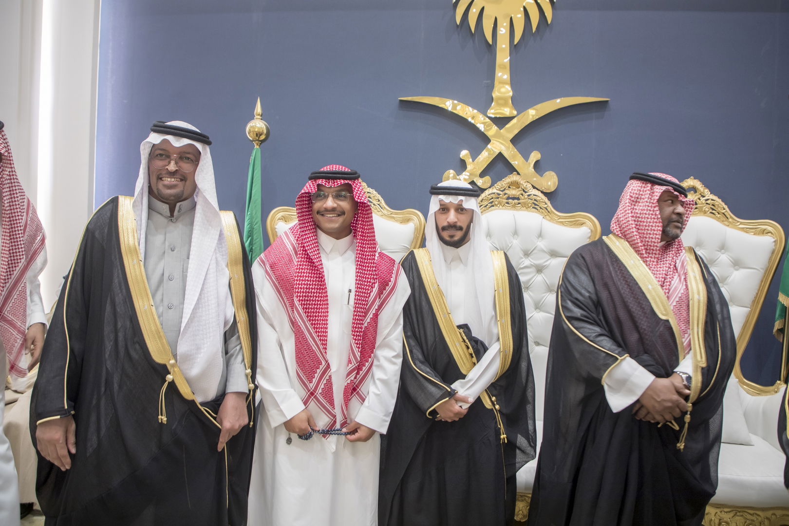 واحييا هذا الزواج غناء الفنانين 1. دحوم الطلاسي                                 2. منصور الدخيل                 3. بن مرضي                4. محمد مبارك