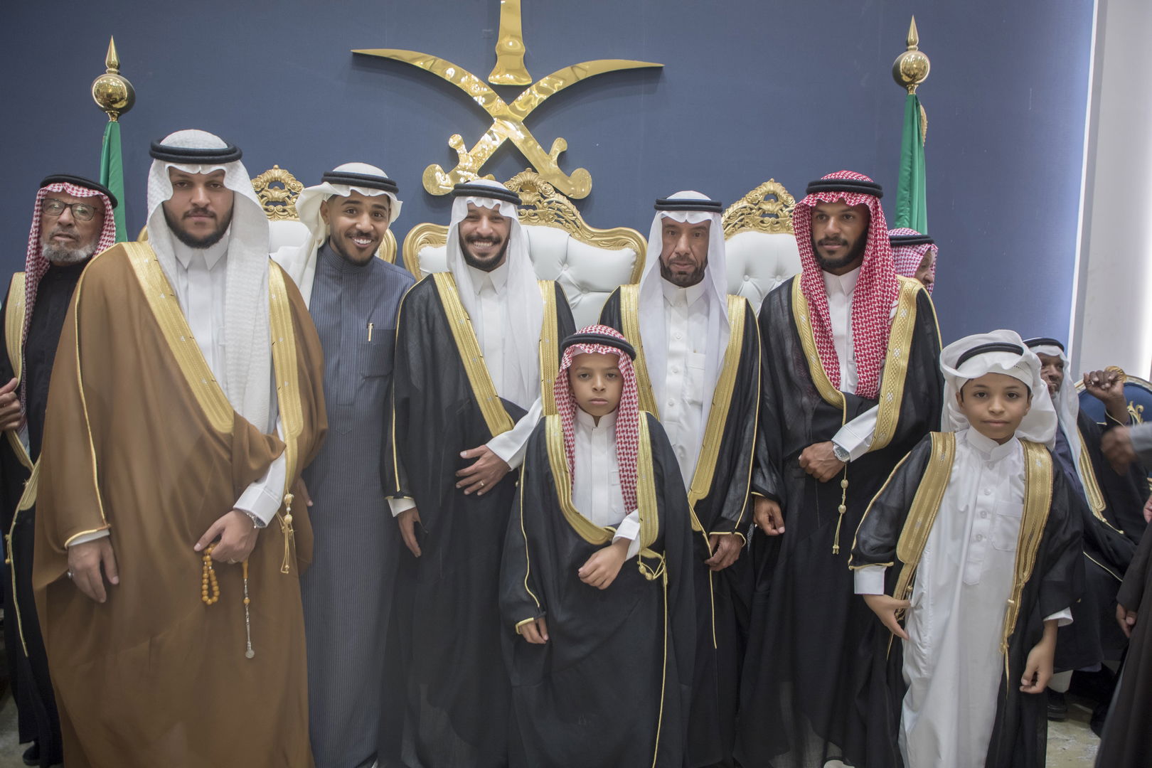 واحييا هذا الزواج غناء الفنانين 1. دحوم الطلاسي                                 2. منصور الدخيل                 3. بن مرضي                4. محمد مبارك