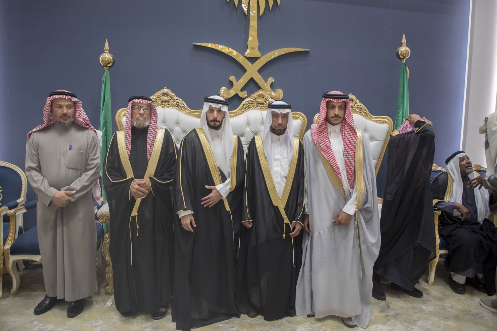 واحييا هذا الزواج غناء الفنانين 1. دحوم الطلاسي                                 2. منصور الدخيل                 3. بن مرضي                4. محمد مبارك