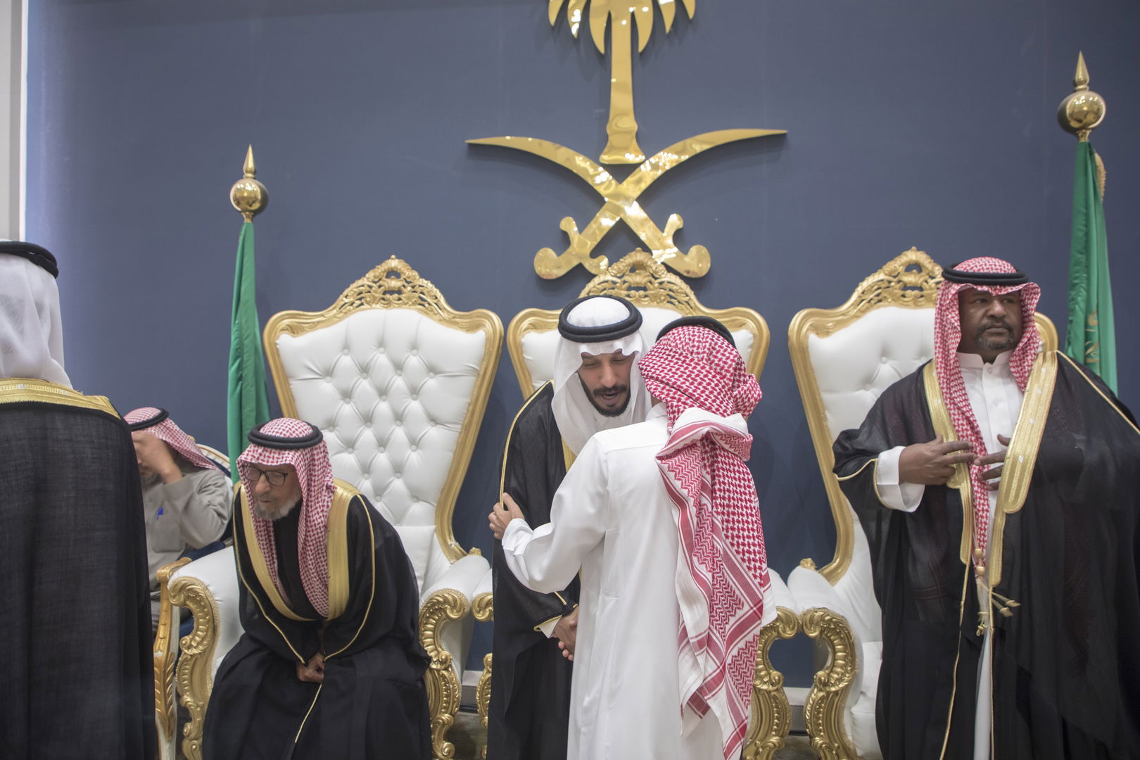 واحييا هذا الزواج غناء الفنانين 1. دحوم الطلاسي                                 2. منصور الدخيل                 3. بن مرضي                4. محمد مبارك