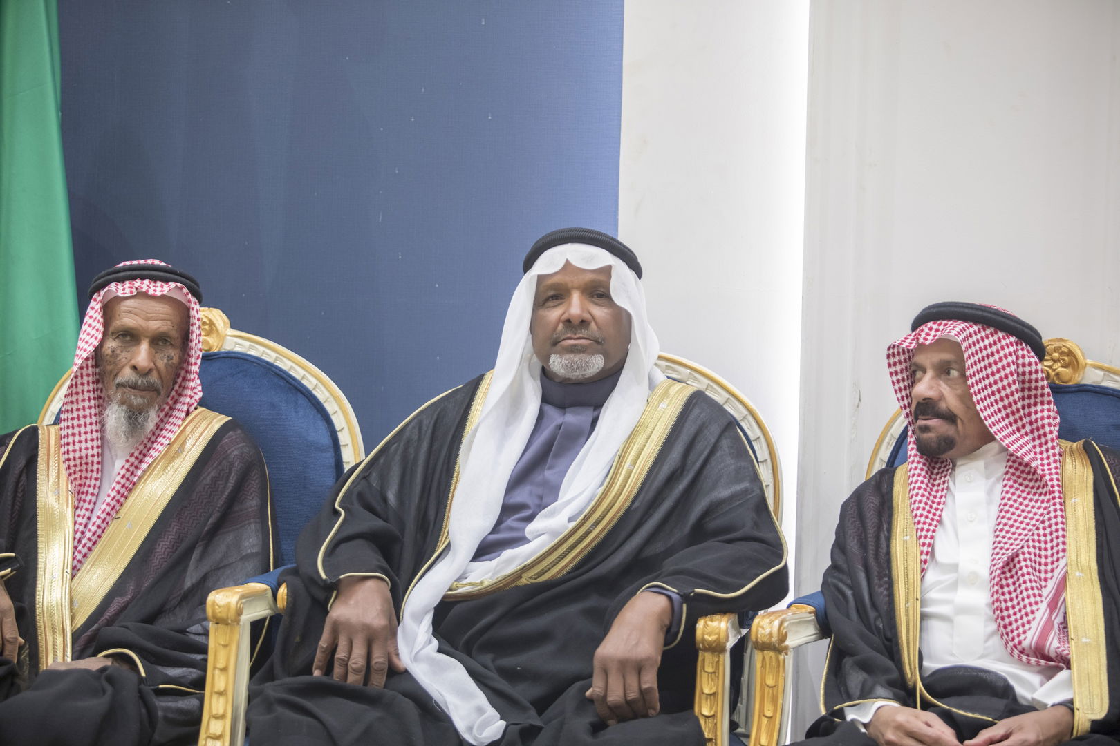 واحييا هذا الزواج غناء الفنانين 1. دحوم الطلاسي                                 2. منصور الدخيل                 3. بن مرضي                4. محمد مبارك