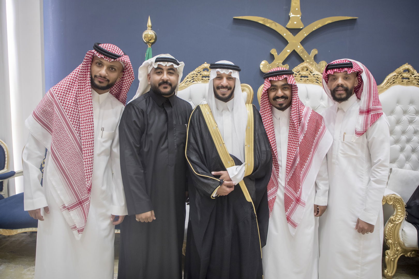 واحييا هذا الزواج غناء الفنانين 1. دحوم الطلاسي                                 2. منصور الدخيل                 3. بن مرضي                4. محمد مبارك