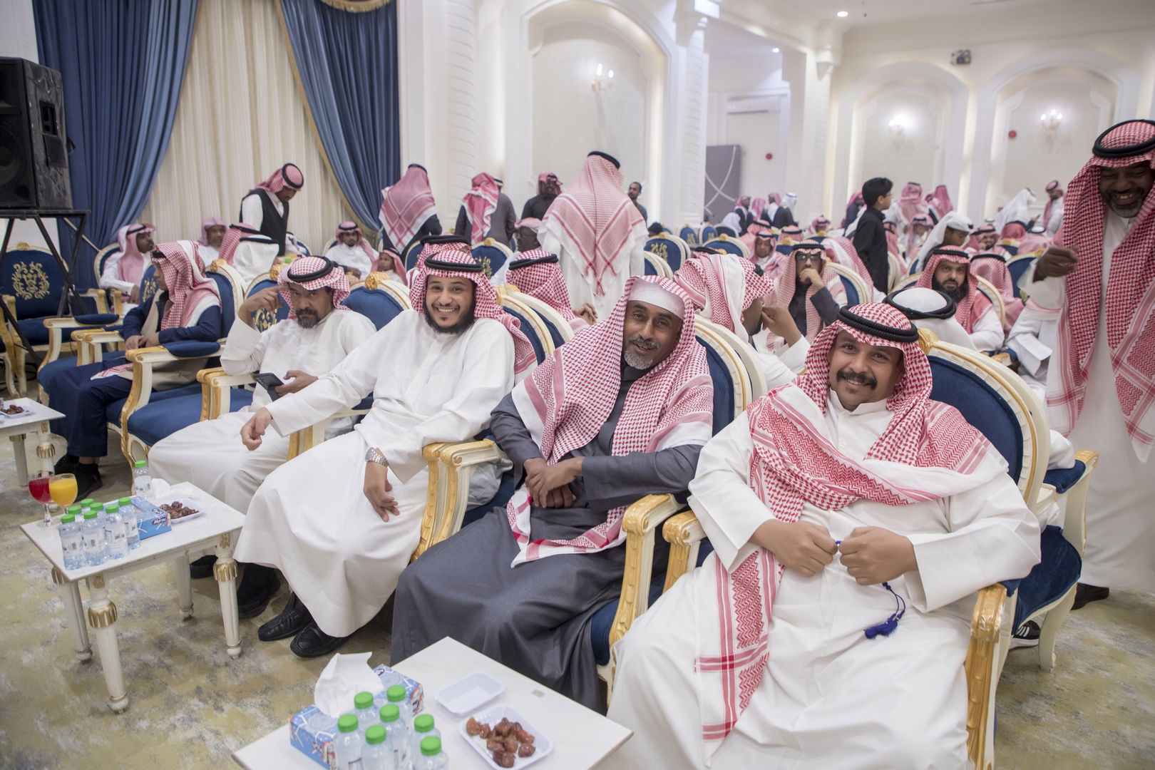 واحييا هذا الزواج غناء الفنانين 1. دحوم الطلاسي                                 2. منصور الدخيل                 3. بن مرضي                4. محمد مبارك