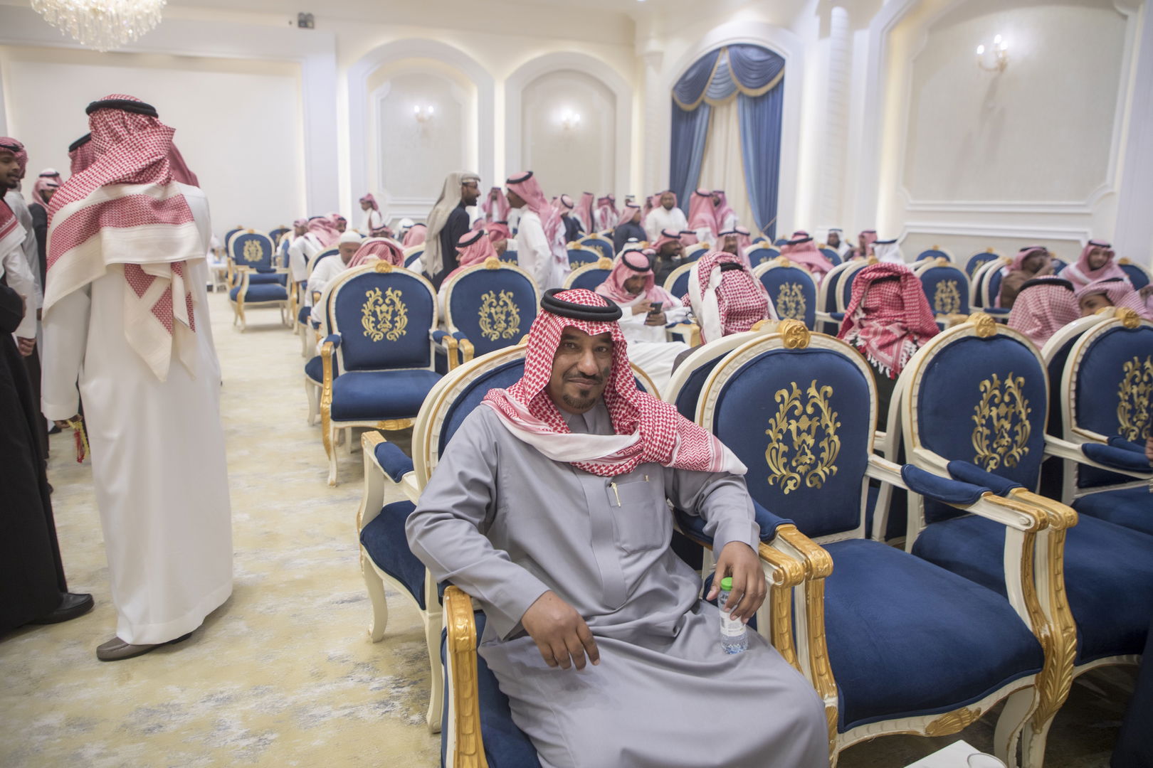 واحييا هذا الزواج غناء الفنانين 1. دحوم الطلاسي                                 2. منصور الدخيل                 3. بن مرضي                4. محمد مبارك