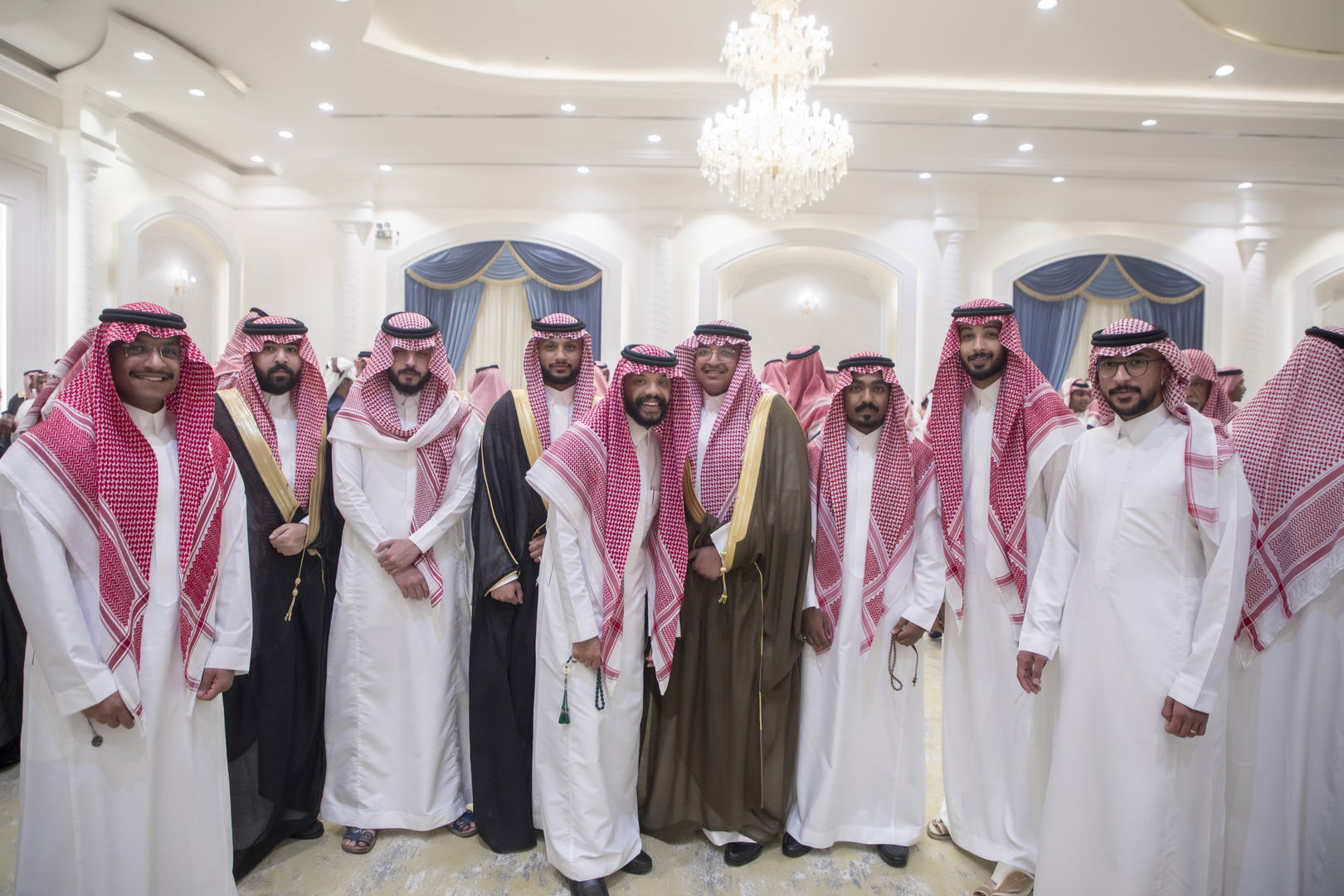 واحييا هذا الزواج غناء الفنانين 1. دحوم الطلاسي                                 2. منصور الدخيل                 3. بن مرضي                4. محمد مبارك