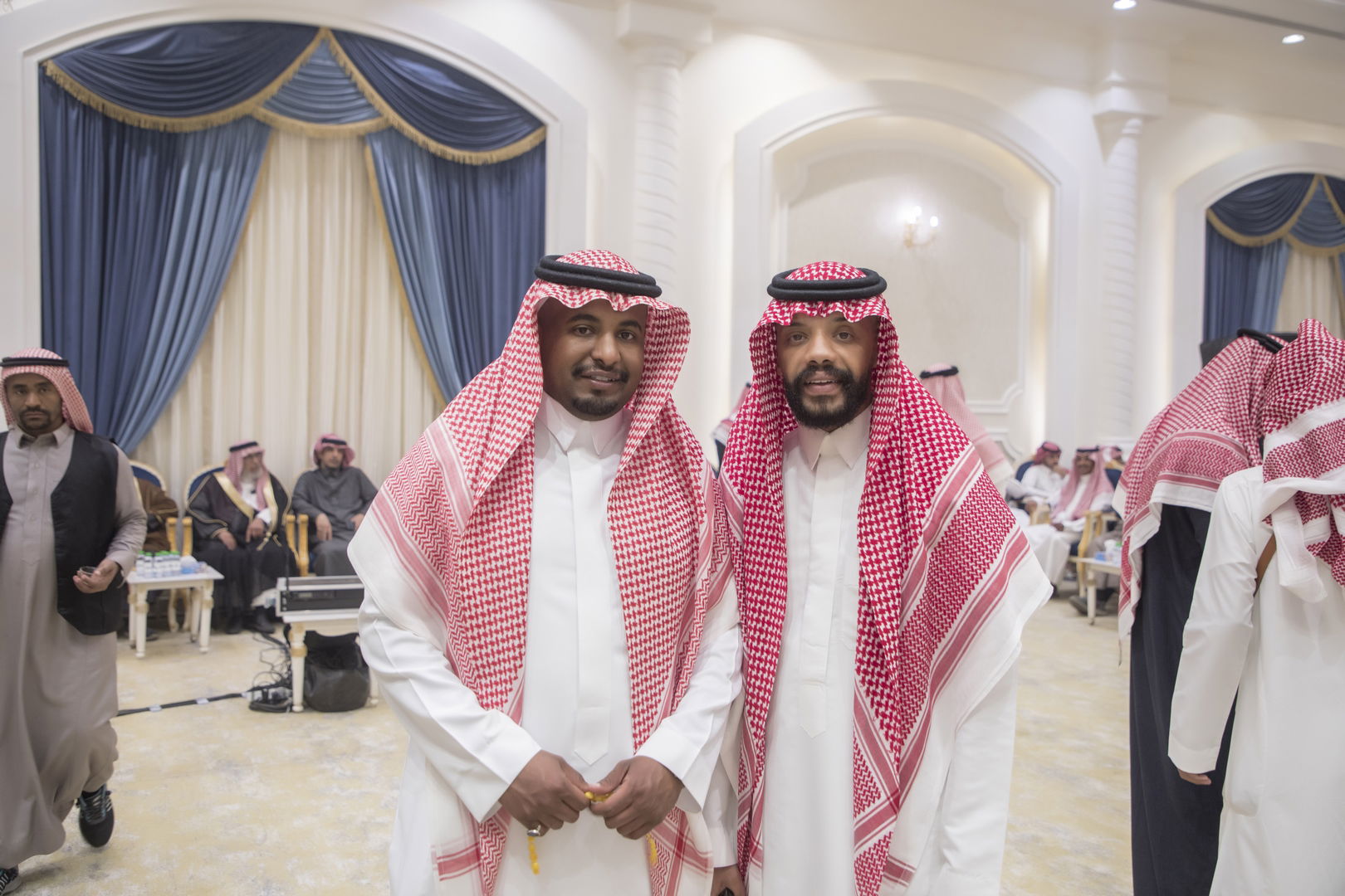 واحييا هذا الزواج غناء الفنانين 1. دحوم الطلاسي                                 2. منصور الدخيل                 3. بن مرضي                4. محمد مبارك